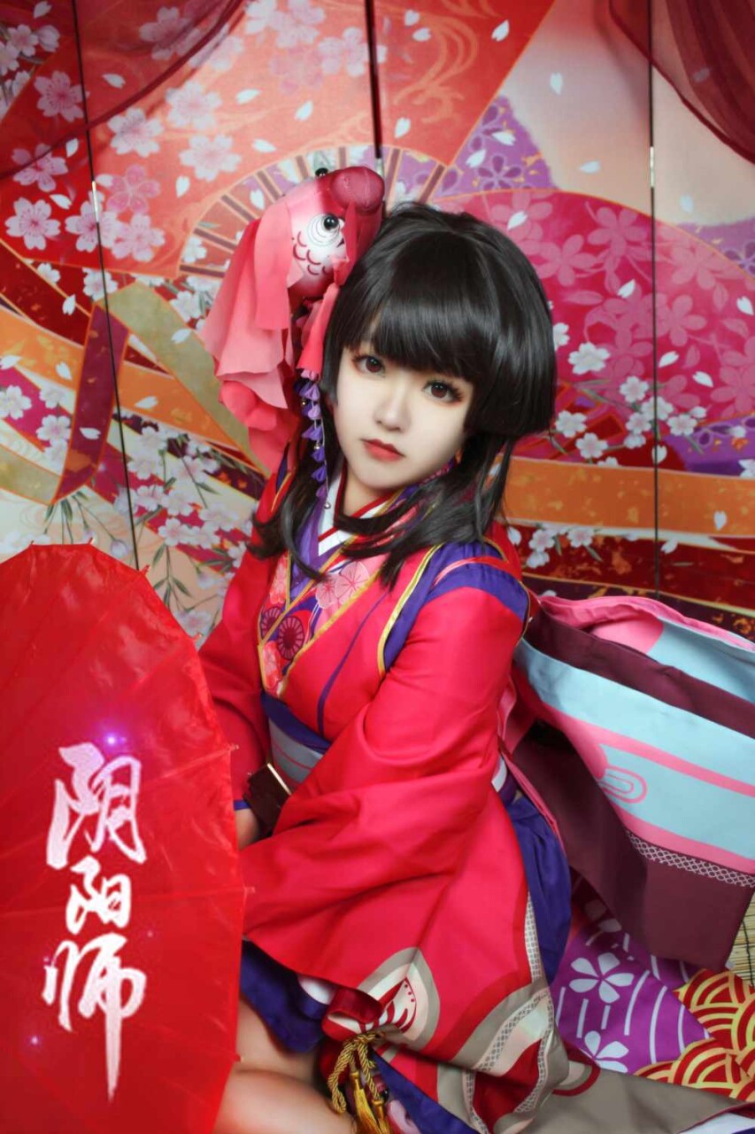这个漂亮的小姐姐扮演什么都非常漂亮想娶走！