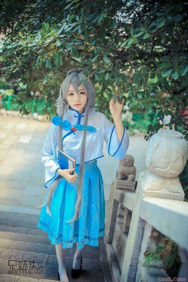 洛阳书屋洛天依，温柔儒雅的小姐姐制服喜欢么？