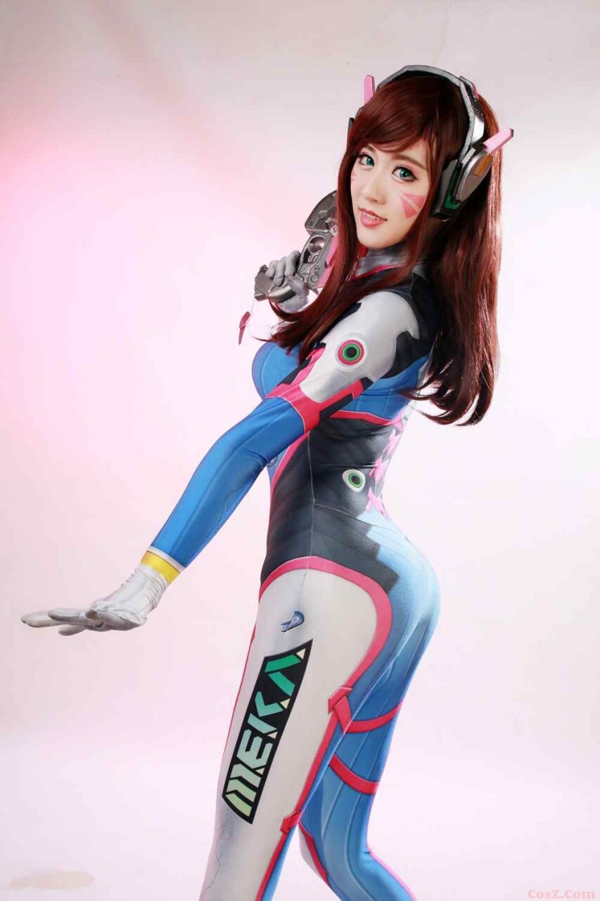 守望先锋这么性感的Dva是怎么穿上的这个满腿标志的紧身服的！