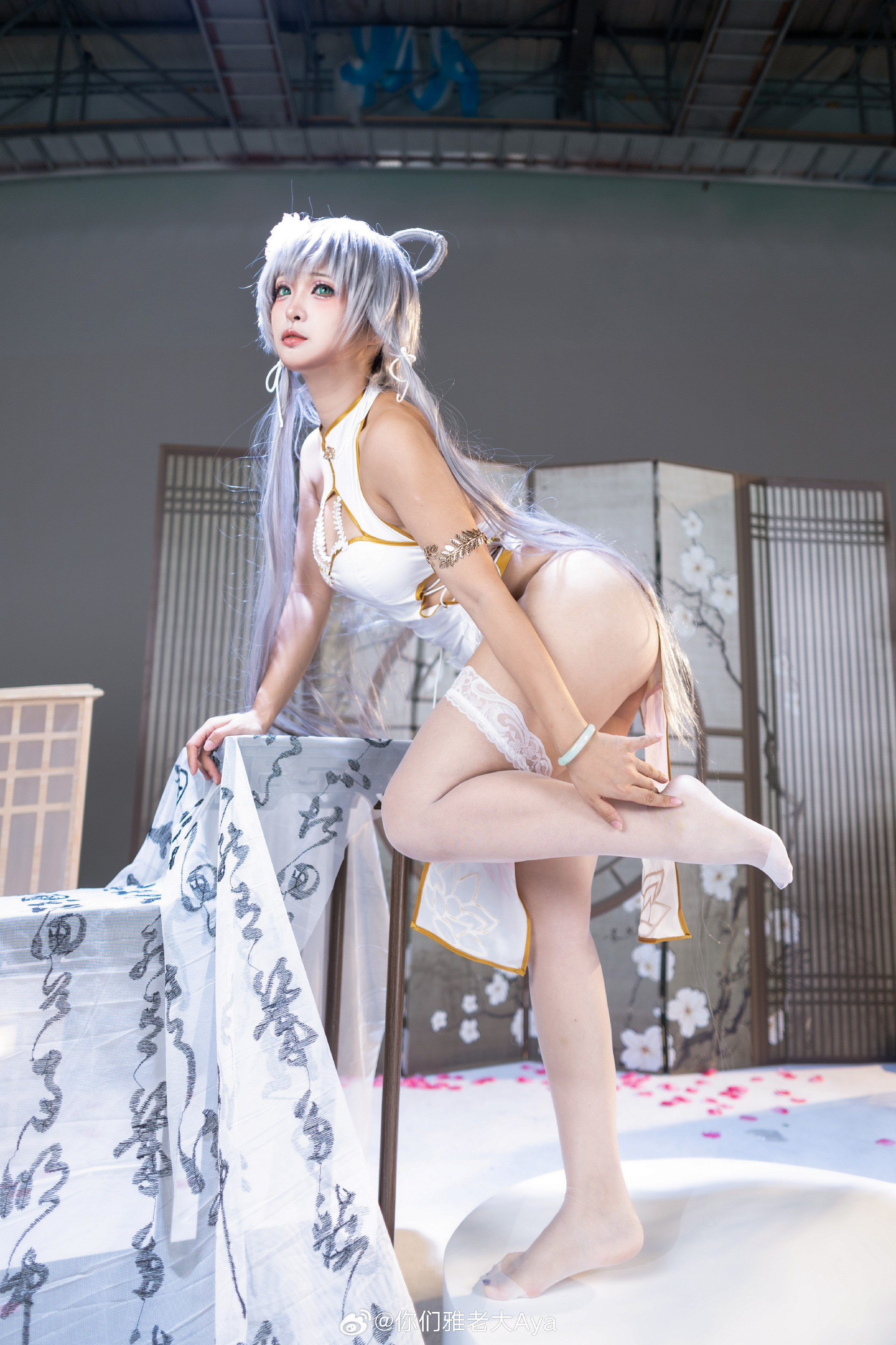 cosplay 种一万朵莲花 在众生中发芽 等红尘一万种解答 洛天依@你们雅老大Aya